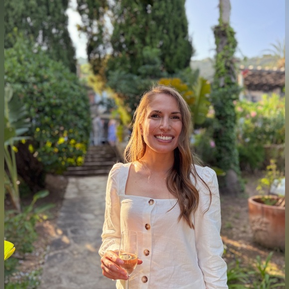 Meet your Posher, Jessica - Picture 1 of 1